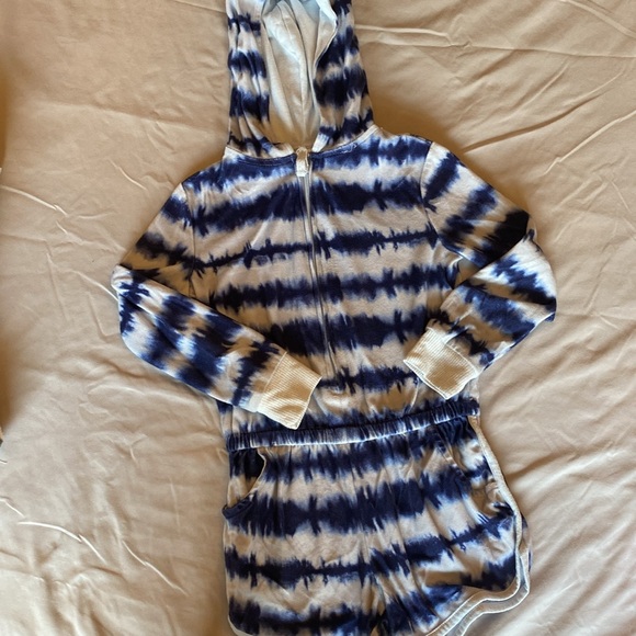 Car & Jack size XS 4-5 robe with hood and sleep romper with hood. Extremely soft - Picture 8 of 10